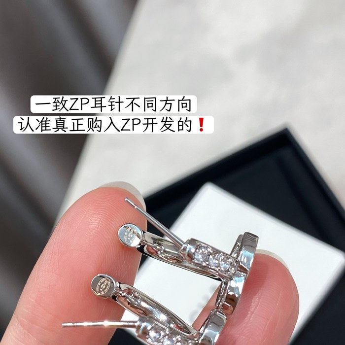 シャネル スタイル ピアス ミニフープ