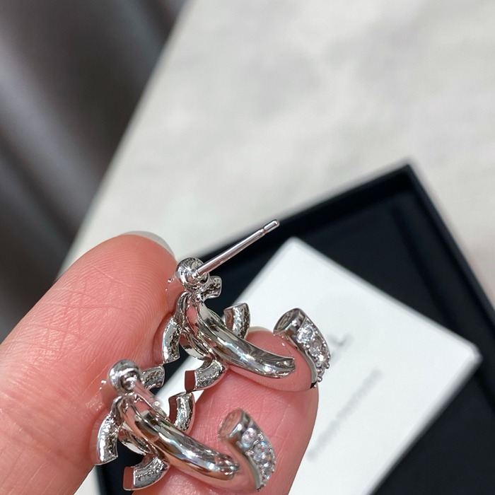 シャネル スタイル ピアス ミニフープ