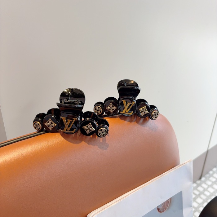 ルイ ヴィトン スタイル ヘアクリップ レター