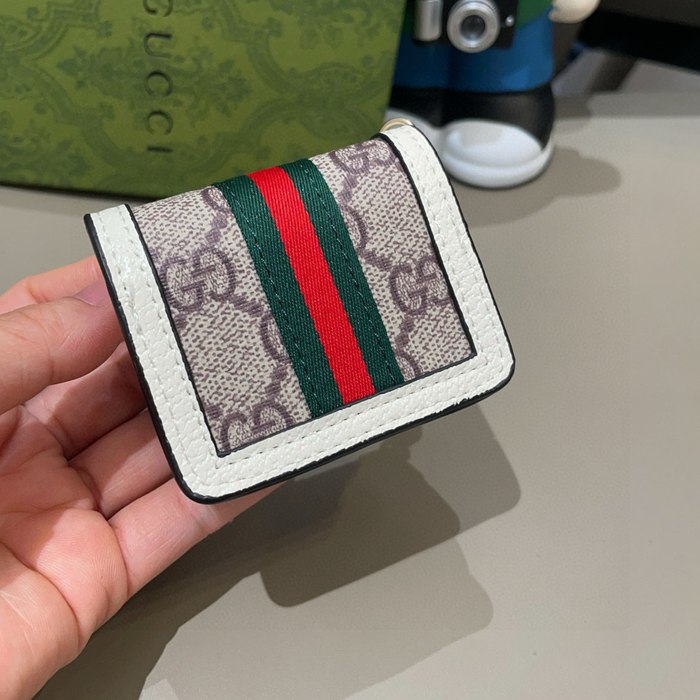 グッチ スタイル オフィディア イヤホンケース キーリング チャーム