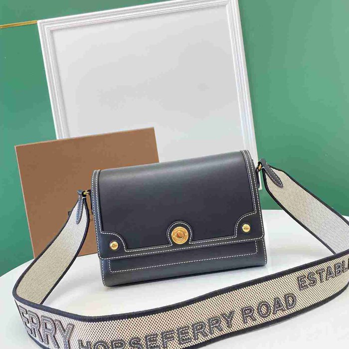 BURBERRY ショルダーバッグ レザー メンズ 25×18×8.5cm BURBERRY ショルダーバッグ レザー メンズ 25×18×8.5cm