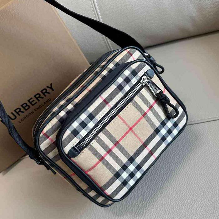 BURBERRY ショルダーバッグ ヴィンテージチェック メンズ 22.5×14.5×8.2cm
