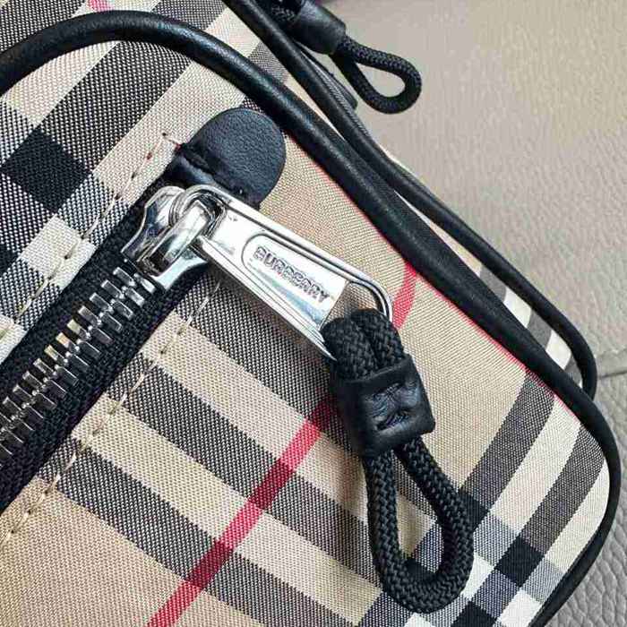 BURBERRY ショルダーバッグ ヴィンテージチェック メンズ 22.5×14.5×8.2cm