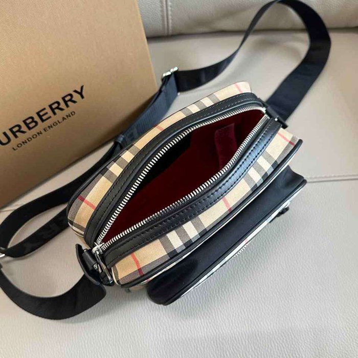 BURBERRY ショルダーバッグ ヴィンテージチェック メンズ 22.5×14.5×8.2cm