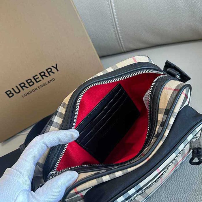 BURBERRY ショルダーバッグ ヴィンテージチェック メンズ 22.5×14.5×8.2cm