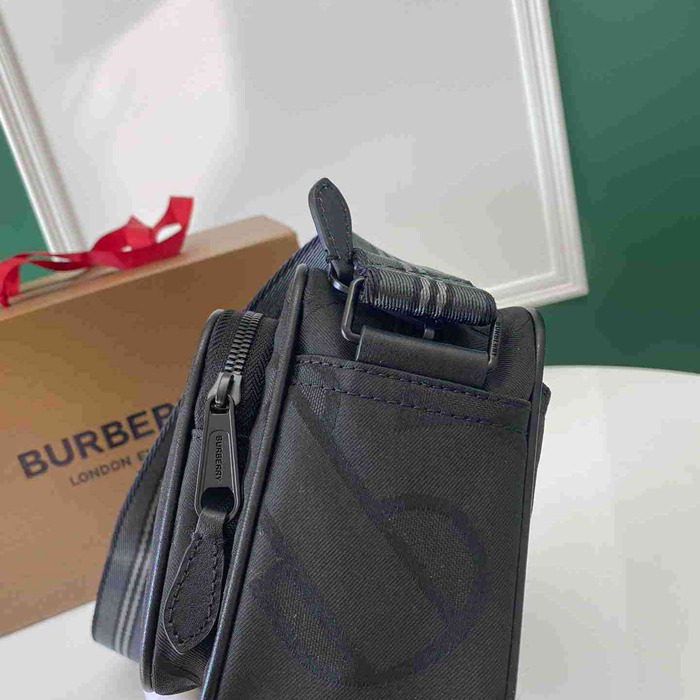 BURBERRY ショルダーバッグ ポリエステル×レザー メンズ 28×20×10cm