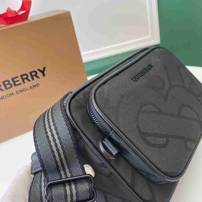 BURBERRY ショルダーバッグ ポリエステル×レザー メンズ 28×20×10cm