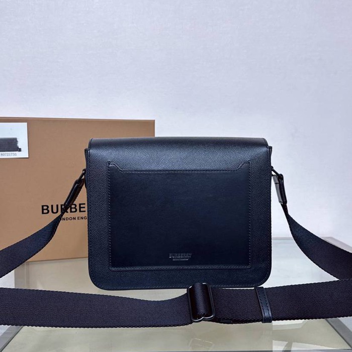 BURBERRY メッセンジャーバッグ TBロゴ レザー メンズ 25.5×21.5×6.5cm