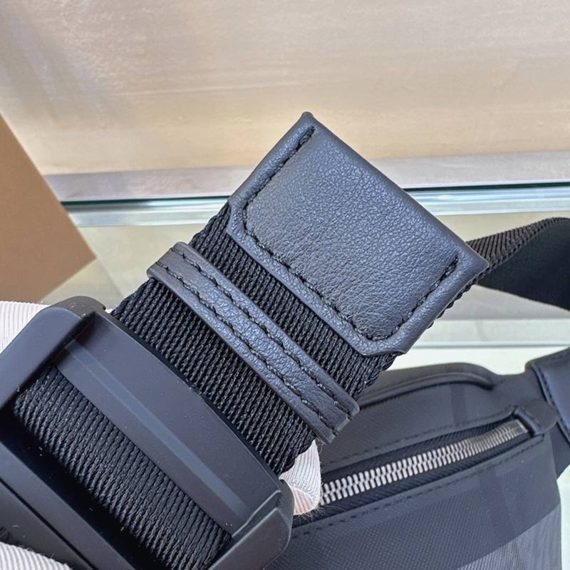 BURBERRY バーチバーン チェック ウエストバッグ メンズ 37.5×17×8cm