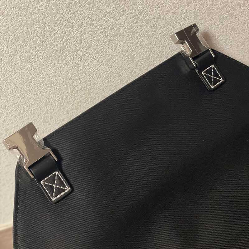 BURBERRY メッセンジャーバッグ ブラウンチェック メンズ 29×17.5×8.5cm