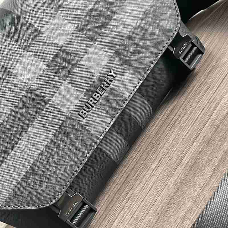BURBERRY メッセンジャーバッグ チャコールチェック メンズ 29×17.5×8.5cm