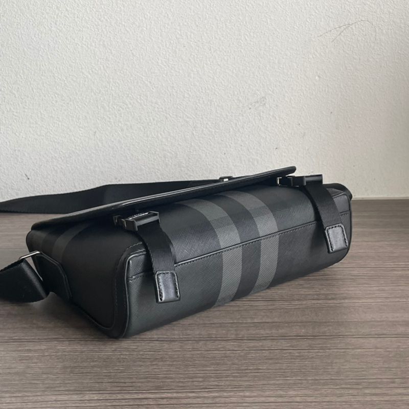 BURBERRY メッセンジャーバッグ チャコールチェック メンズ 29×17.5×8.5cm