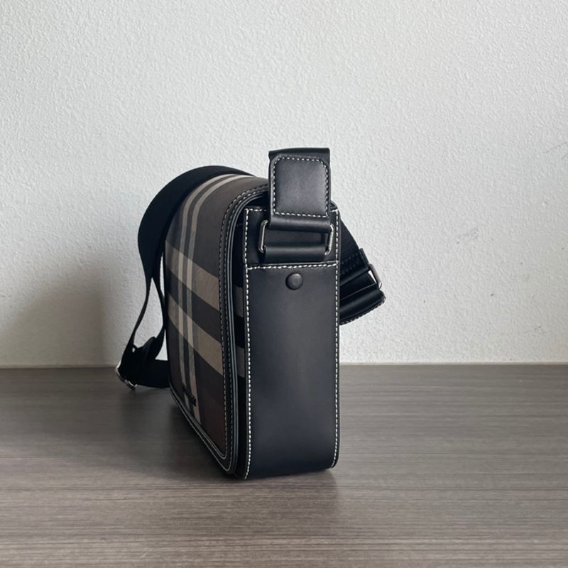 BURBERRY メッセンジャーバッグ チェック レザー メンズ 25.5×21.5×6.5cm