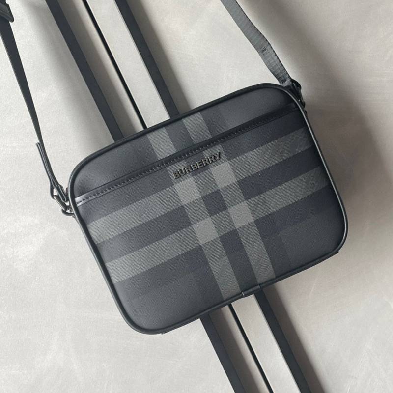 BURBERRY ショルダーバッグ チェック レザー メンズ 25×18×5cm BURBERRY ショルダーバッグ チェック レザー メンズ 25×18×5cm