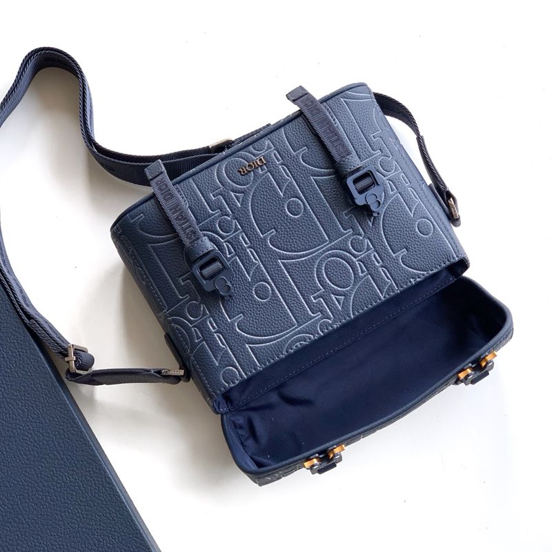 DIOR メッセンジャーバッグ ディオールグラヴィティ レザー メンズ 24×18×8cm