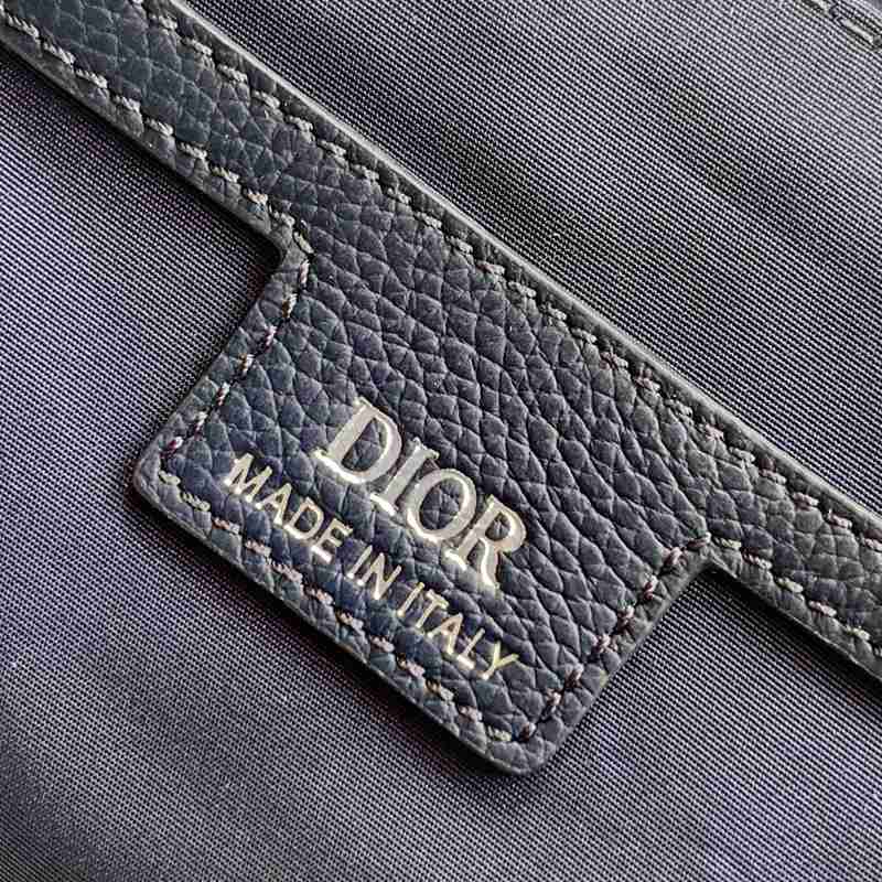 DIOR メッセンジャーバッグ ディオールグラヴィティ レザー メンズ 24×18×8cm