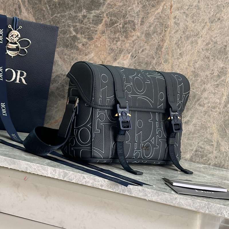 DIOR メッセンジャーバッグ ディオールグラヴィティ レザー メンズ 24×18×8cm