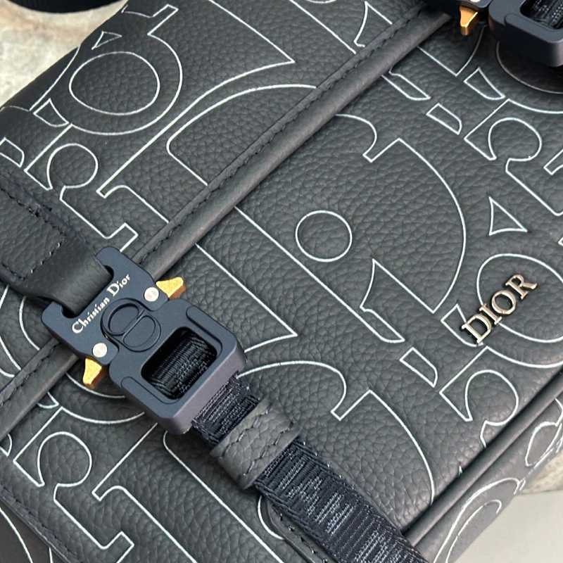DIOR メッセンジャーバッグ ディオールグラヴィティ レザー メンズ 24×18×8cm