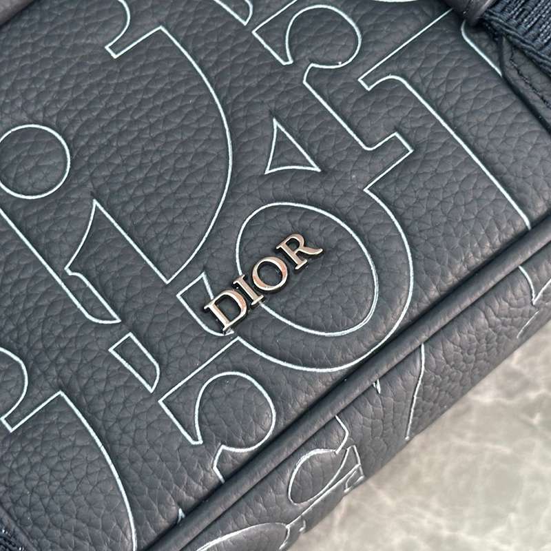 DIOR メッセンジャーバッグ ディオールグラヴィティ レザー メンズ 24×18×8cm