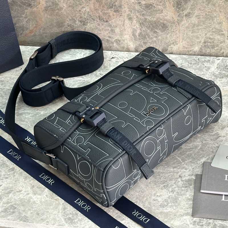 DIOR メッセンジャーバッグ ディオールグラヴィティ レザー メンズ 24×18×8cm