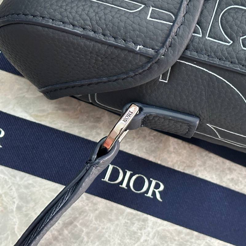 DIOR メッセンジャーバッグ ディオールグラヴィティ レザー メンズ 24×18×8cm