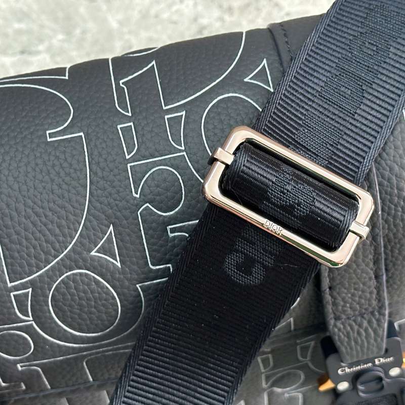 DIOR メッセンジャーバッグ ディオールグラヴィティ レザー メンズ 24×18×8cm