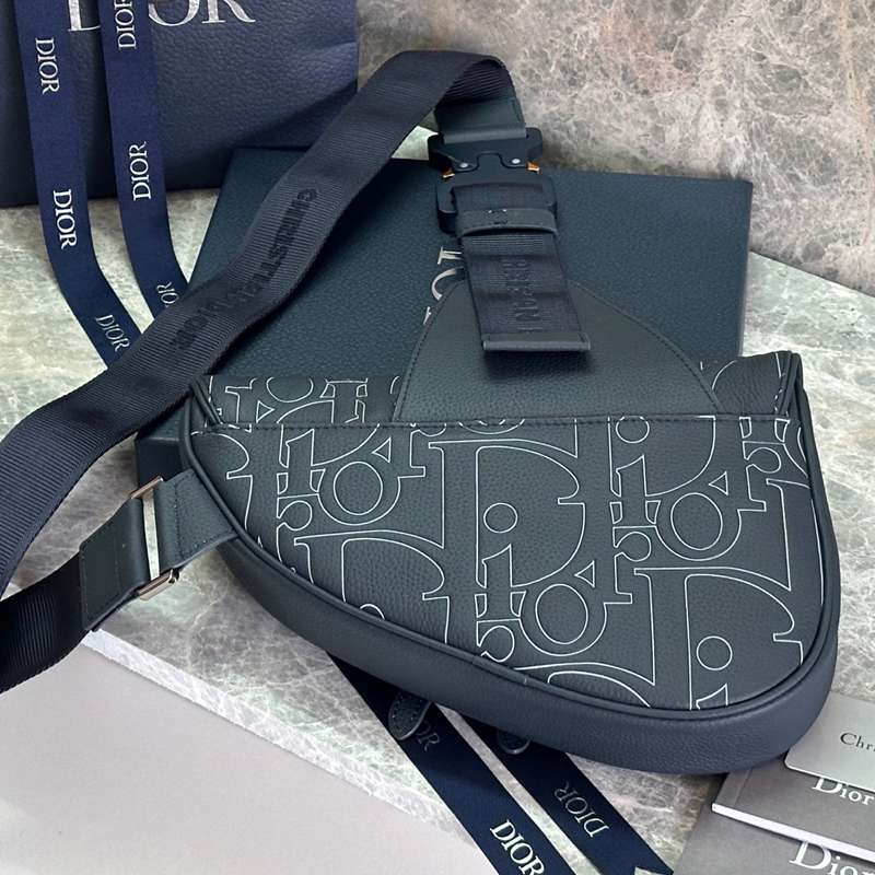 DIOR サドル ショルダーバッグ ディオールグラヴィティ レザー メンズ 27×20×5cm
