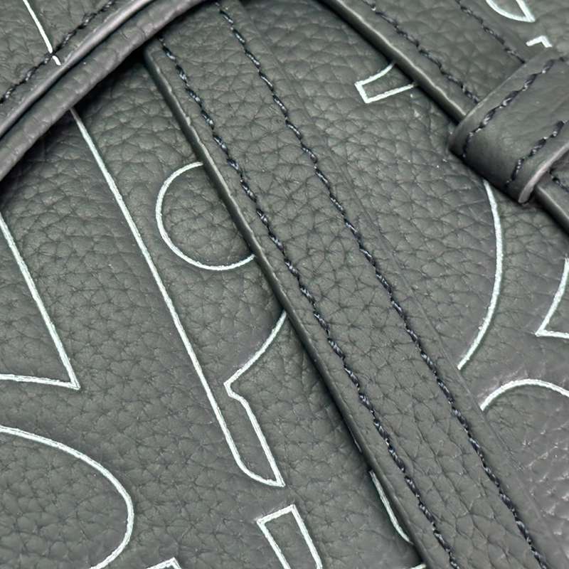 DIOR サドル ショルダーバッグ ディオールグラヴィティ レザー メンズ 27×20×5cm
