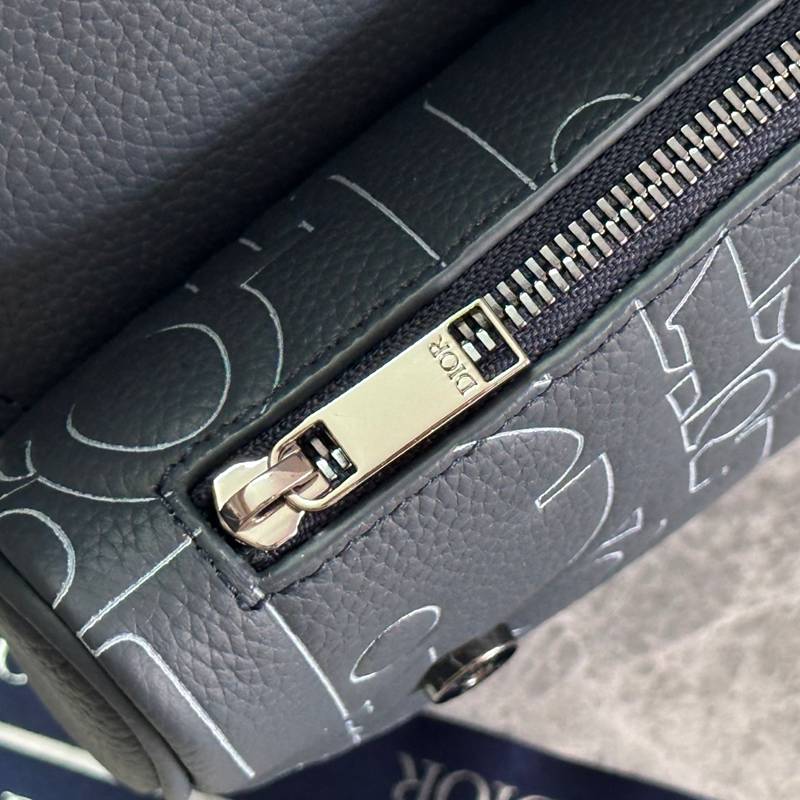 DIOR サドル ショルダーバッグ ディオールグラヴィティ レザー メンズ 27×20×5cm