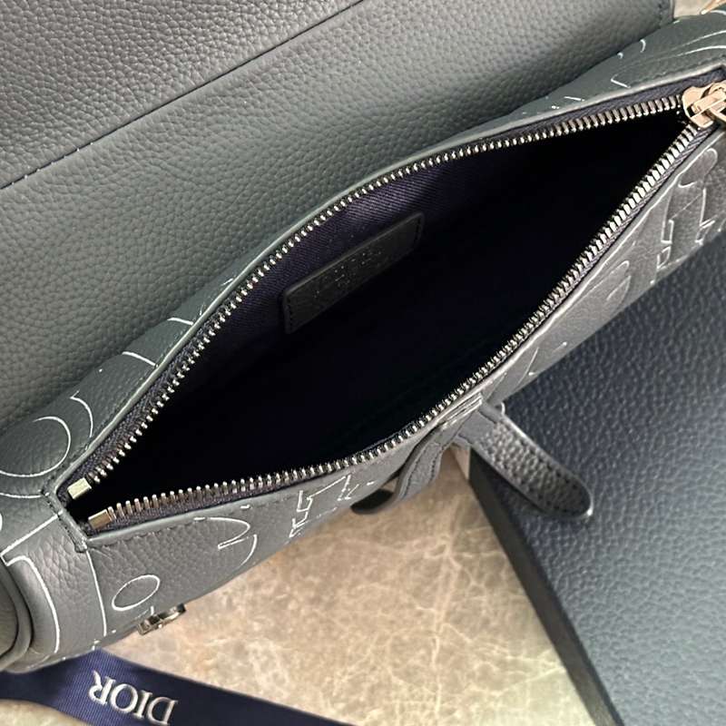 DIOR サドル ショルダーバッグ ディオールグラヴィティ レザー メンズ 27×20×5cm