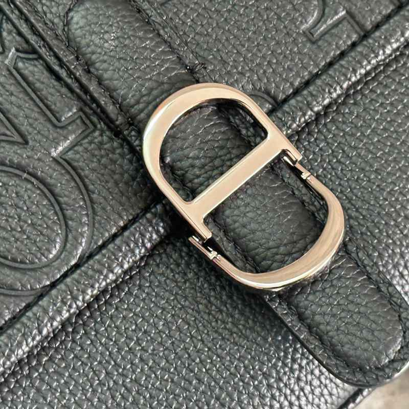 DIOR デイリー メッセンジャーバッグ ディオールグラヴィティ レザー メンズ 28×18×9.5cm
