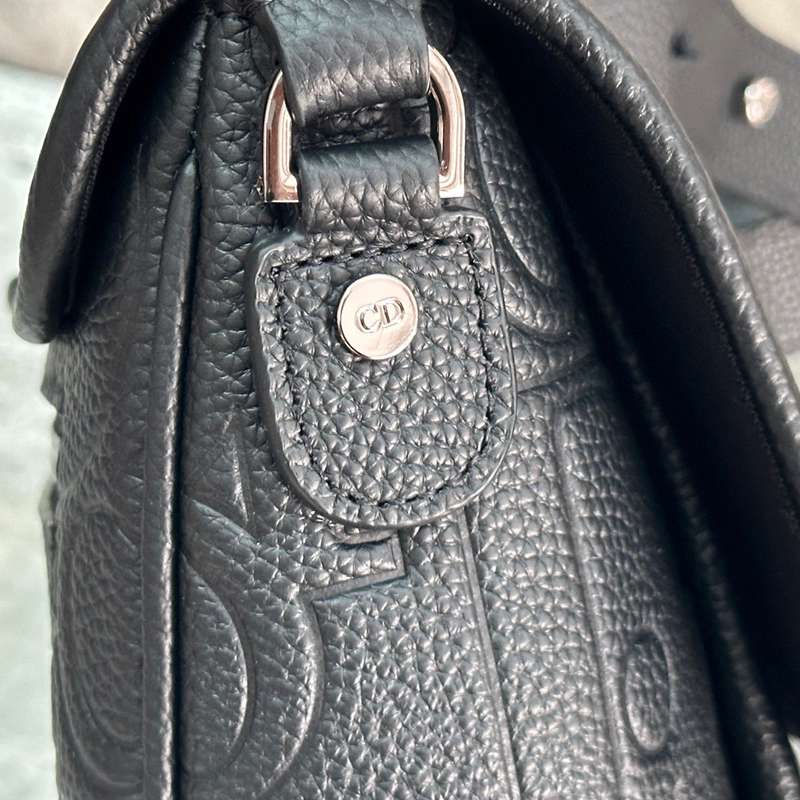 DIOR デイリー メッセンジャーバッグ ディオールグラヴィティ レザー メンズ 28×18×9.5cm