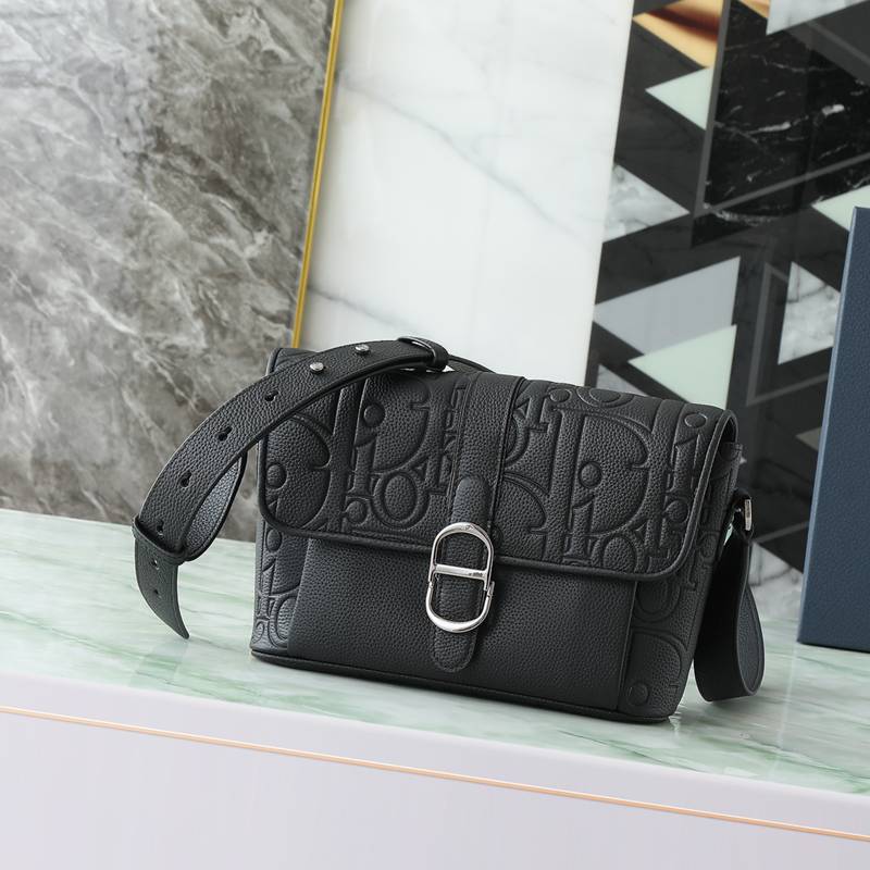 DIOR デイリー メッセンジャーバッグ ディオールグラヴィティ レザー メンズ 28×18×9.5cm