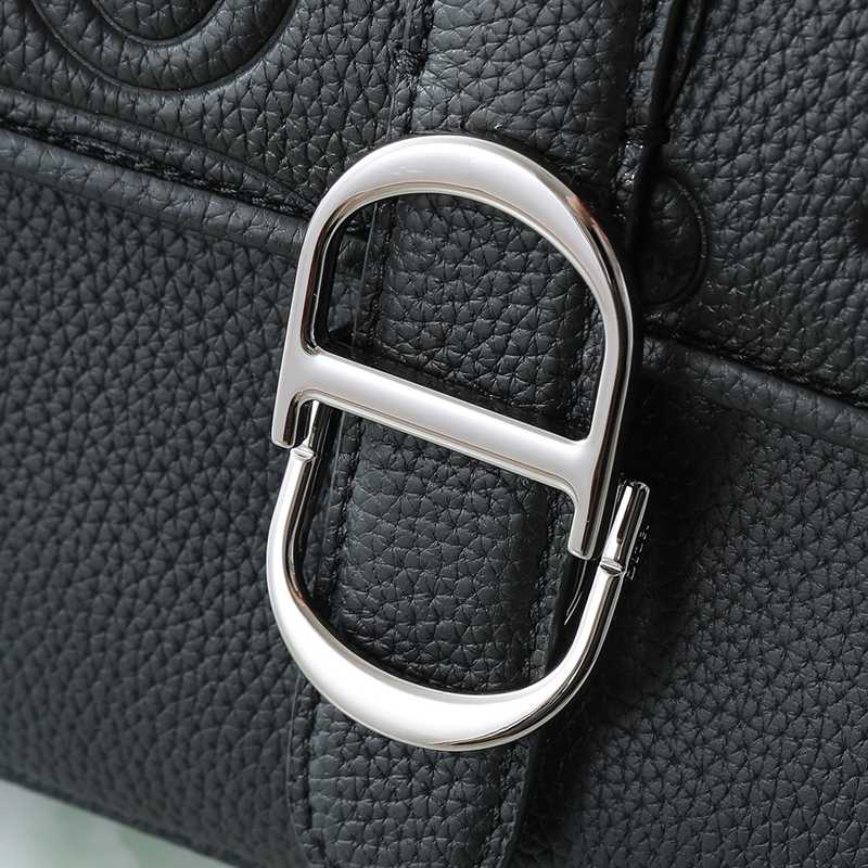DIOR デイリー メッセンジャーバッグ ディオールグラヴィティ レザー メンズ 28×18×9.5cm