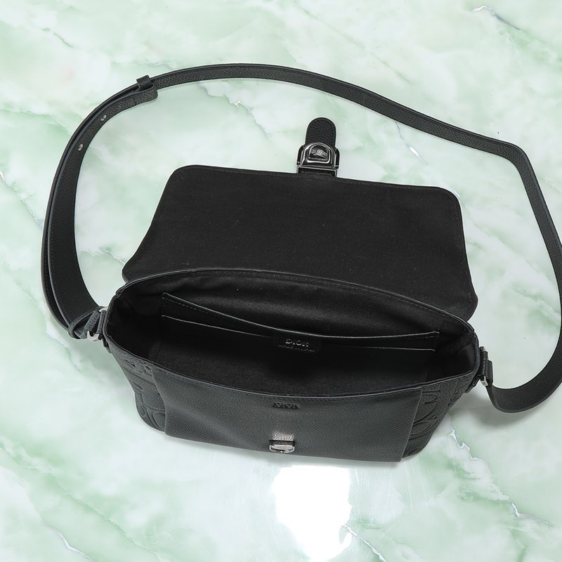 DIOR デイリー メッセンジャーバッグ ディオールグラヴィティ レザー メンズ 28×18×9.5cm