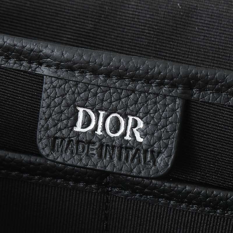 DIOR デイリー メッセンジャーバッグ ディオールグラヴィティ レザー メンズ 28×18×9.5cm