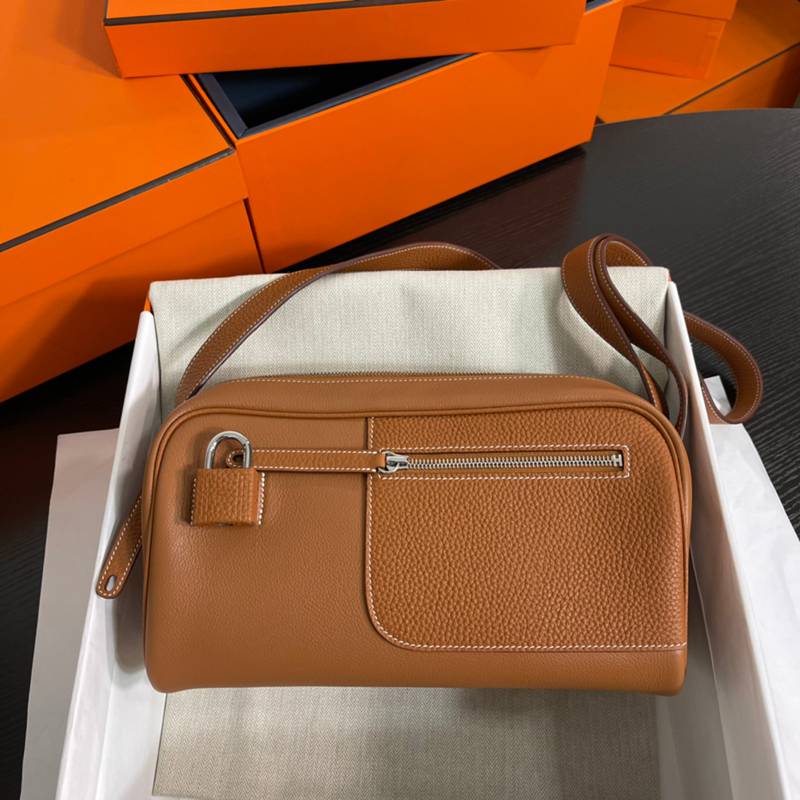 HERMES ヌーヴォーオンボビー ショルダーバッグ ユニセックス 29×20×12cm HERMES ヌーヴォーオンボビー ショルダーバッグ ユニセックス 29×20×12cm