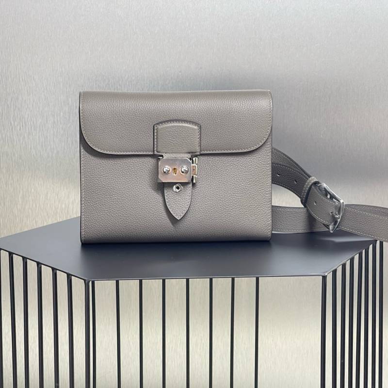 HERMES サックアデペッシュ メッセンジャーバッグ ユニセックス 21×17×4cm HERMES サックアデペッシュ メッセンジャーバッグ ユニセックス 21×17×4cm