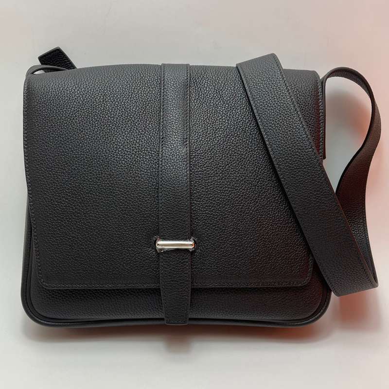 HERMES スティーブライトジュニア メッセンジャーバッグ ユニセックス 27×23×5cm HERMES スティーブライトジュニア メッセンジャーバッグ ユニセックス 27×23×5cm