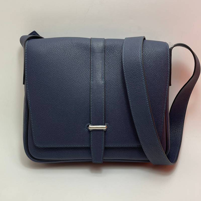 HERMES スティーブライトジュニア メッセンジャーバッグ ユニセックス 27×23×5cm HERMES スティーブライトジュニア メッセンジャーバッグ ユニセックス 27×23×5cm