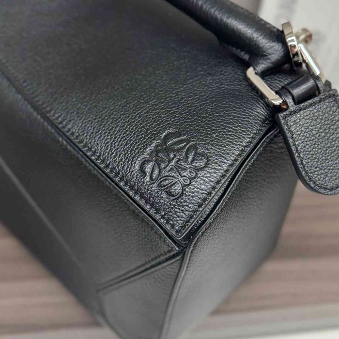 LOEWE パズル ラージ ディアスキン メンズ 32.5×23.5×14.5cm