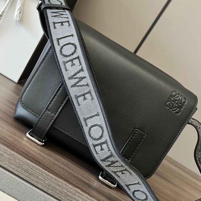 LOEWE ミリタリー メッセンジャーバッグ レザー×ジャカード メンズ 24.5×18×10.5cm
