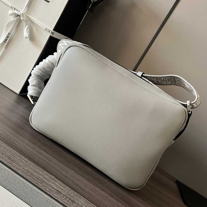 LOEWE ミリタリー メッセンジャーバッグ レザー×ジャカード メンズ 24.5×18×10.5cm