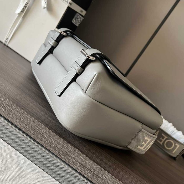 LOEWE ミリタリー メッセンジャーバッグ レザー×ジャカード メンズ 24.5×18×10.5cm