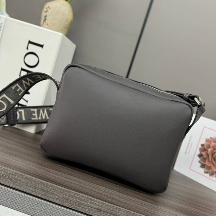 LOEWE ミリタリー メッセンジャーバッグ レザー×ジャカード メンズ 24.5×18×10.5cm