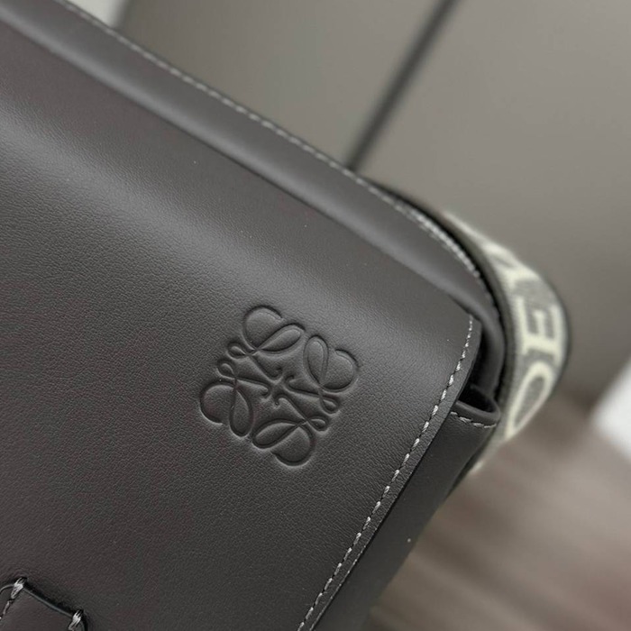 LOEWE ミリタリー メッセンジャーバッグ レザー×ジャカード メンズ 24.5×18×10.5cm