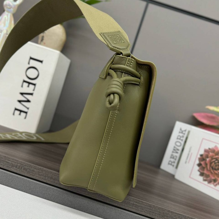 LOEWE フラメンコ サッチェル カーフレザー ユニセックス 34×24×12cm