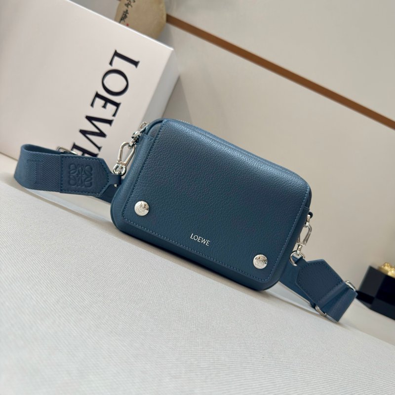 LOEWE ペブル メッセンジャーバッグ スモール メンズ 25×18×10cm