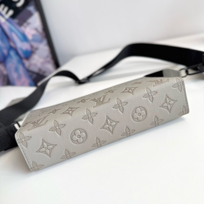 LOUIS VUITTON ガストン ウェアラブルウォレット モノグラムシャドウ レザー メンズ 22×14.5×4.5cm
