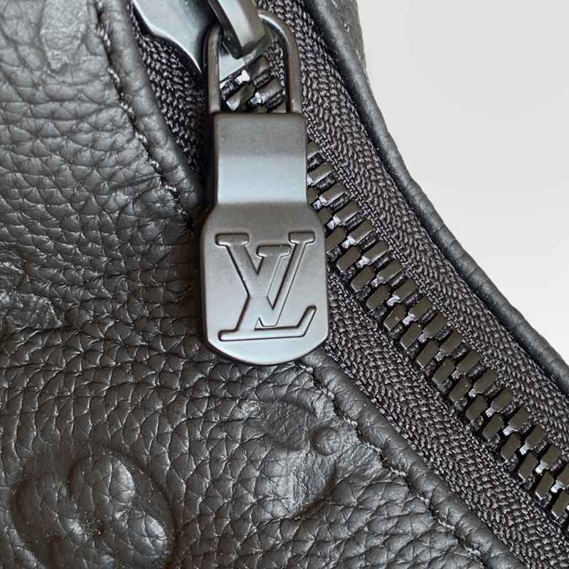 LOUIS VUITTON ホーボー カーゴ モノグラムシャドウ レザー メンズ 34.5×27×19.7cm